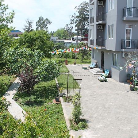 Femily Hotel In Batumi Mareti Str 2 Εξωτερικό φωτογραφία