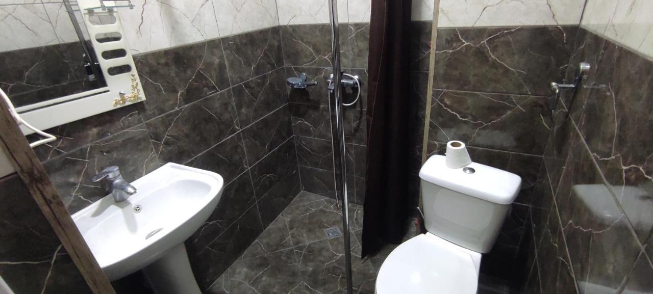 Femily Hotel In Batumi Mareti Str 2 Εξωτερικό φωτογραφία