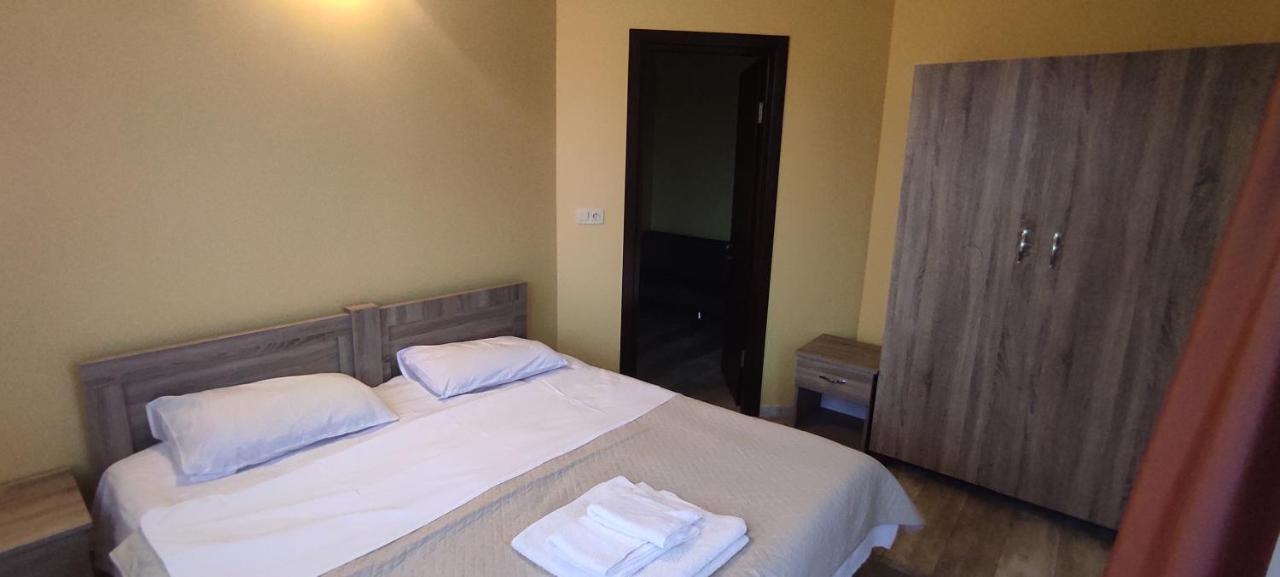 Femily Hotel In Batumi Mareti Str 2 Εξωτερικό φωτογραφία