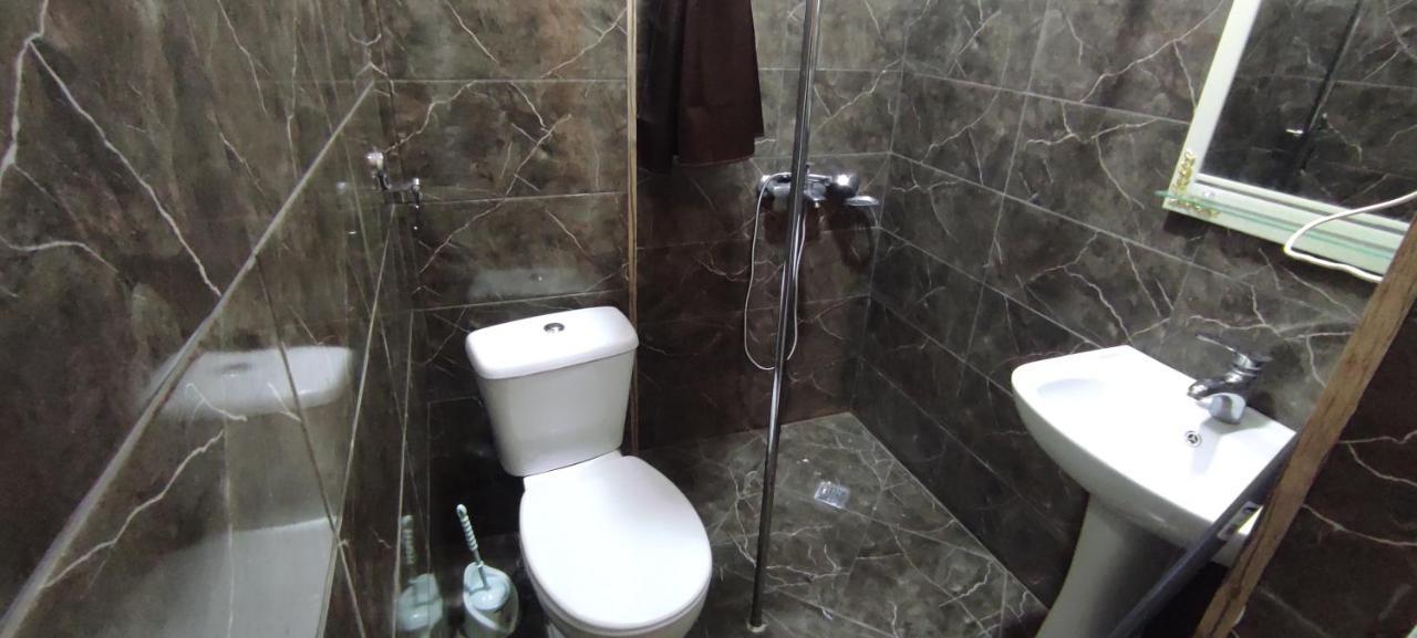 Femily Hotel In Batumi Mareti Str 2 Εξωτερικό φωτογραφία