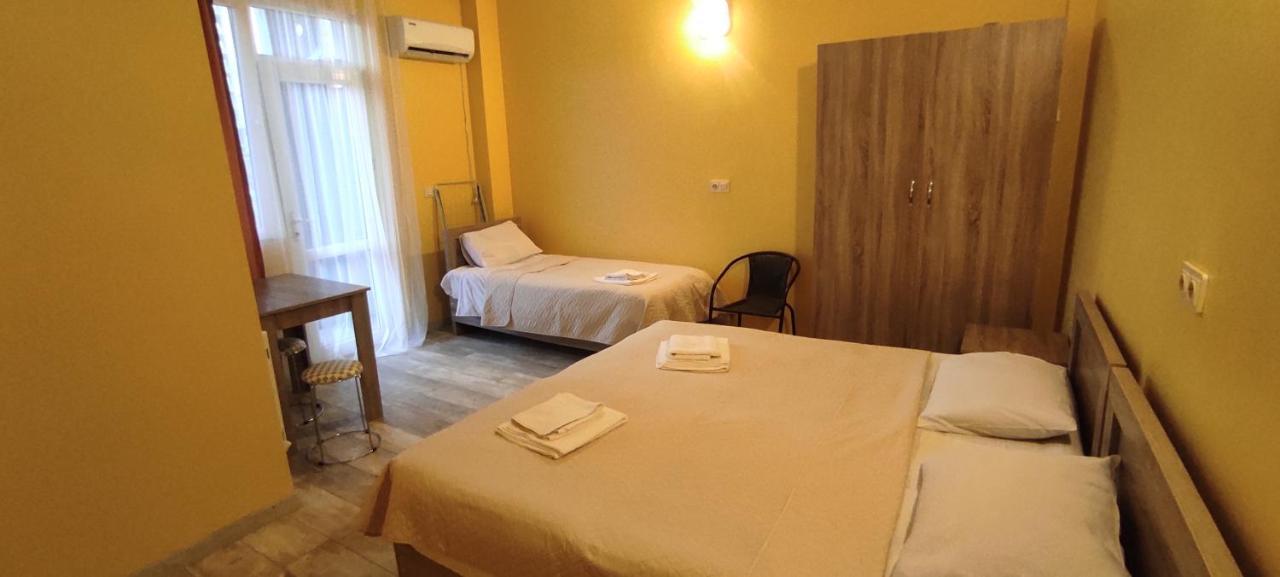 Femily Hotel In Batumi Mareti Str 2 Εξωτερικό φωτογραφία