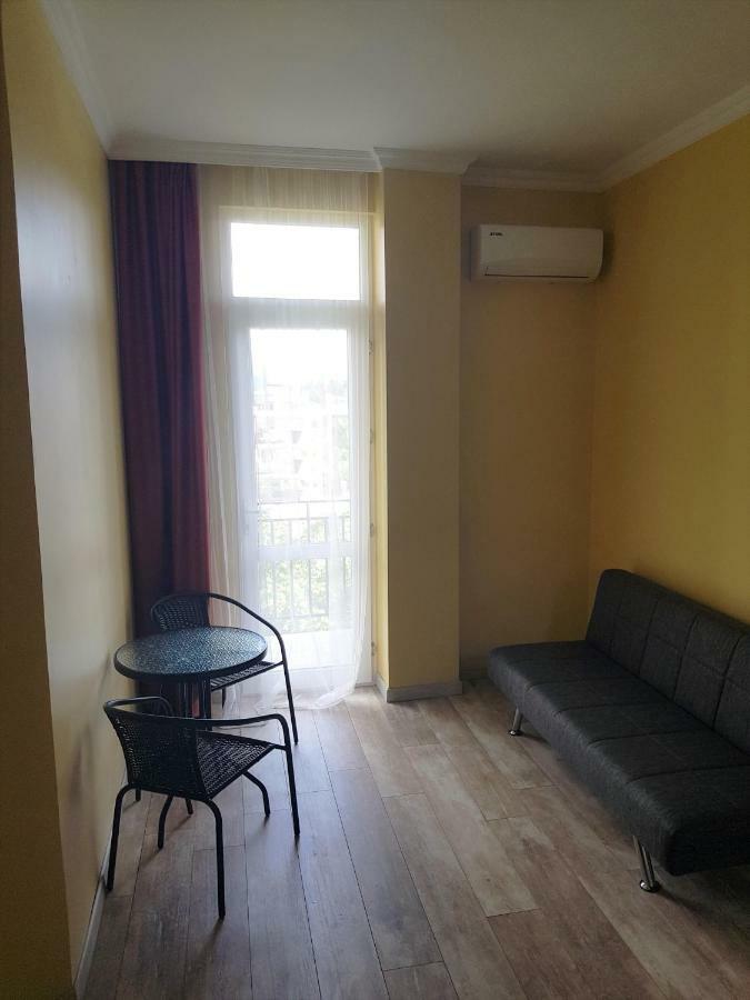 Femily Hotel In Batumi Mareti Str 2 Εξωτερικό φωτογραφία