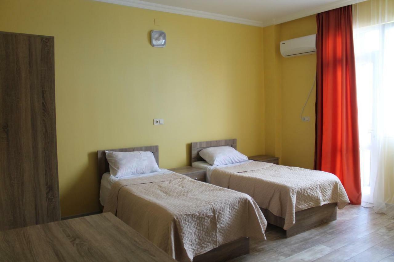 Femily Hotel In Batumi Mareti Str 2 Εξωτερικό φωτογραφία
