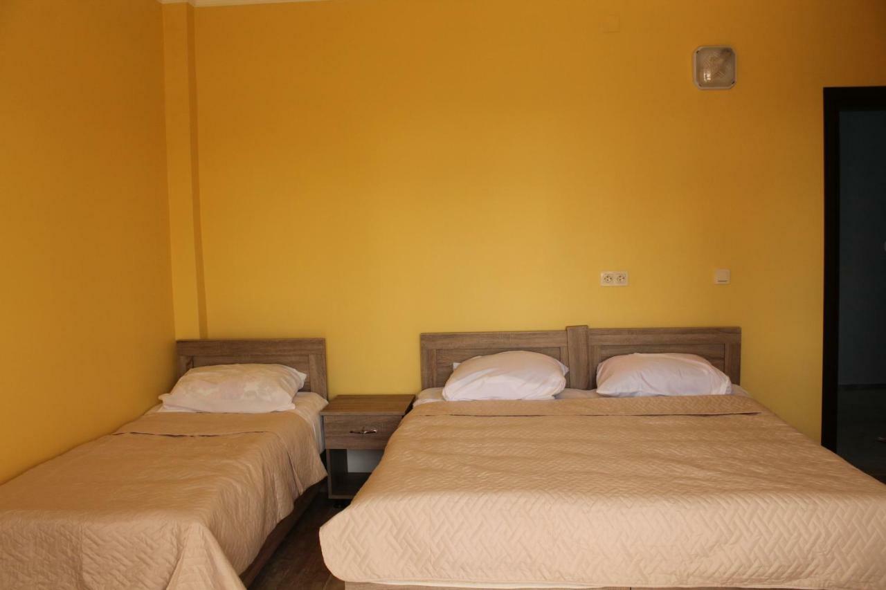 Femily Hotel In Batumi Mareti Str 2 Εξωτερικό φωτογραφία