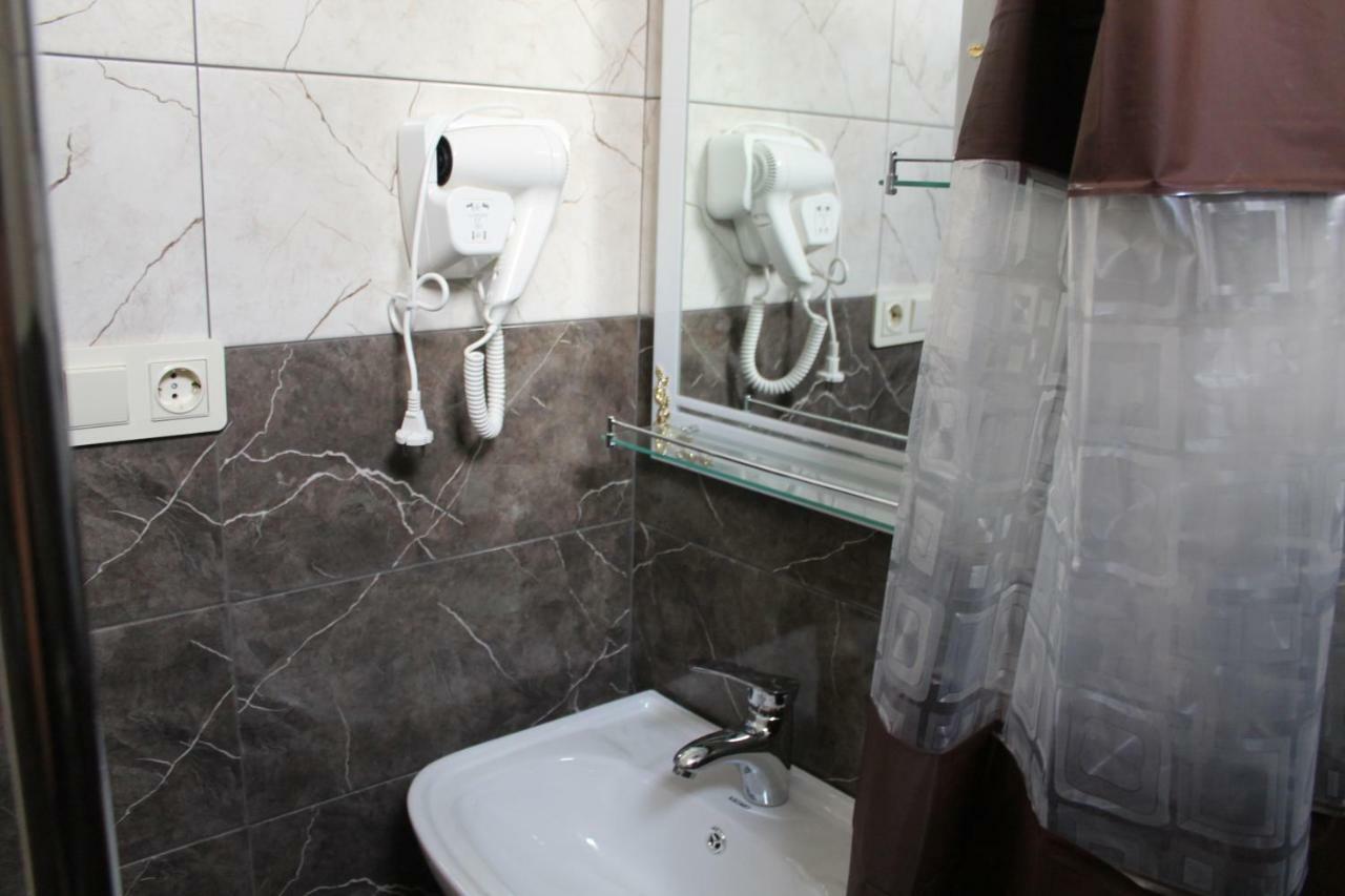 Femily Hotel In Batumi Mareti Str 2 Εξωτερικό φωτογραφία